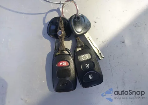 2013 Hyundai Elantra Gt из США, поврежденный, VIN KMHD35LE8DU094197